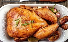 ქათმის მომზადება ერთი შეხედვით ადვილია, მაგრამ ხშირად საბოლოო შედეგი მაინც გამომშრალი ხორცია.
ჩვენ გაგიზიარებთ რამდენიმე მარტივ რჩევას, რის შემდეგაც თქვენი ქათმის ხორცი წვნიანი და ფაფუკი გახდება.